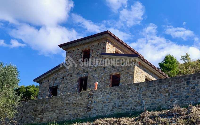 SC1009 Casale in pietra con terreno a Montecorice
