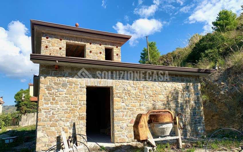 SC1009 Casale in pietra con terreno a Montecorice