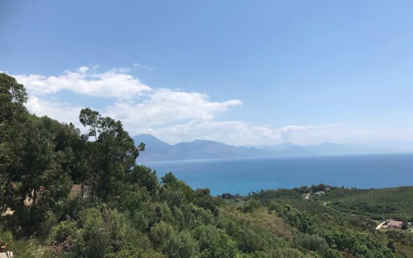 Casale  al grezzo vista mare a Scario