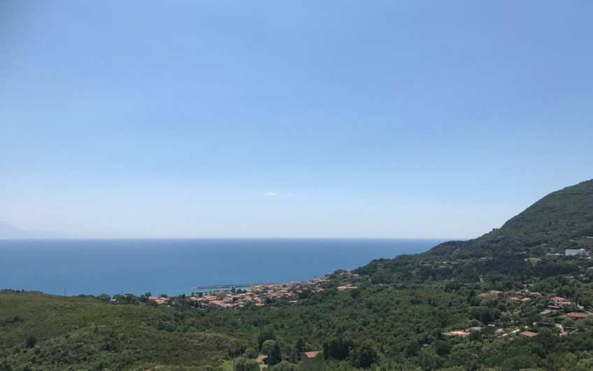 Casale  al grezzo vista mare a Scario