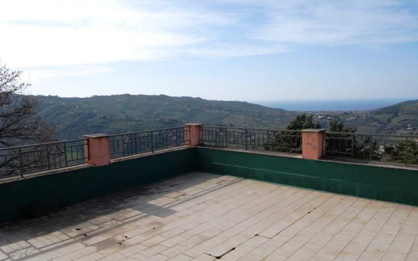 SC1078 Fabbricato di ampia metratura Laureana Cilento