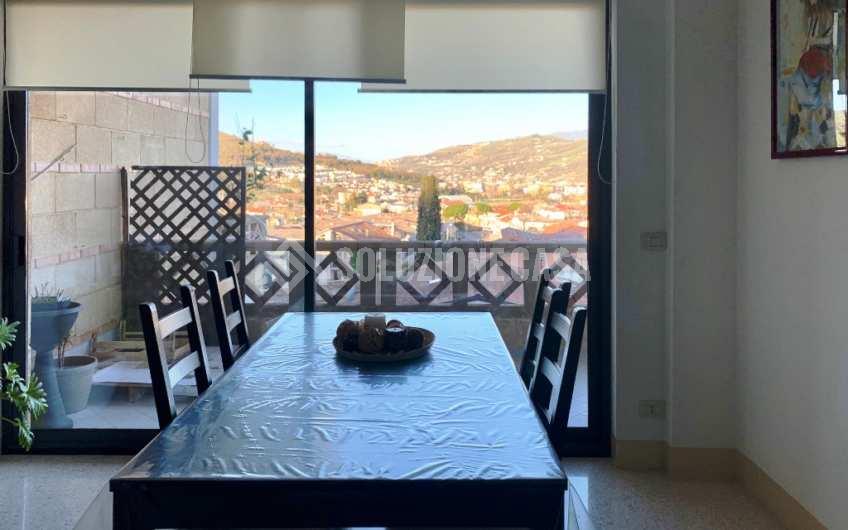SC1135 Appartamento su due livelli con box auto Agropoli zona Moio