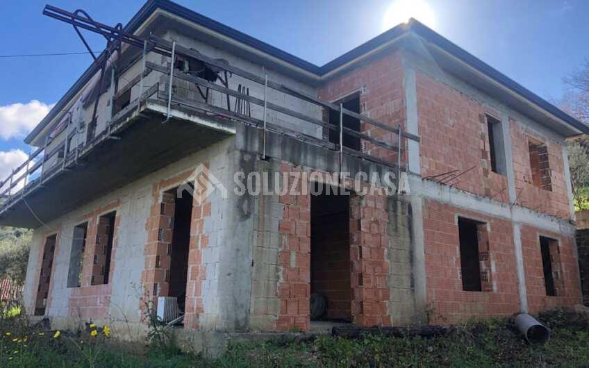 SC1179 Fabbricato al gezzo con terreno Castellabate località San Pietro