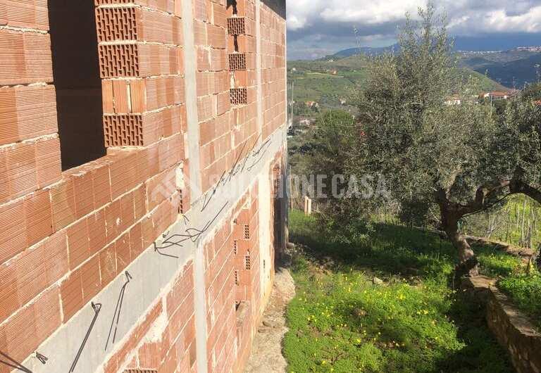 SC1179 Fabbricato al gezzo con terreno Castellabate località San Pietro