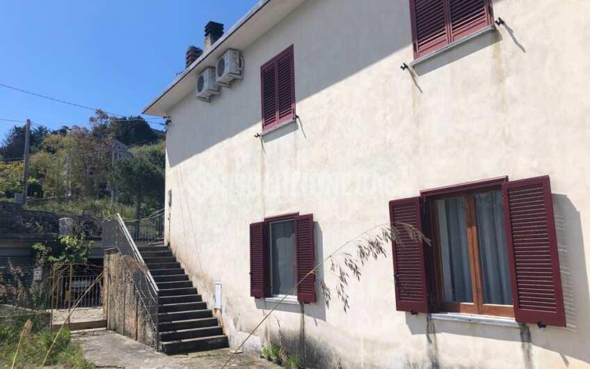 SC1184 Appartamento in bifamiliare con vista mare a Castellabate contrada Valle
