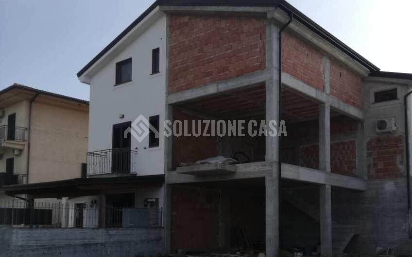 SC1194 Porzione di fabbricato al grezzo da ultimare nella periferia del borgo medievale di Castellabate