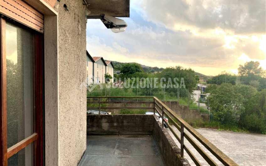 SC1191 Fabbricato industriale su più livelli con cortile privato ad Ogliastro Cilento zona Industriale
