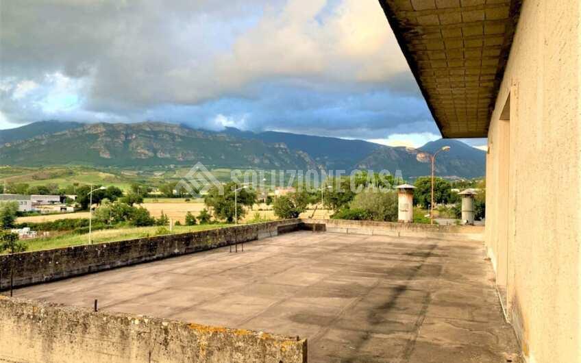 SC1191 Fabbricato industriale su più livelli con cortile privato ad Ogliastro Cilento zona Industriale