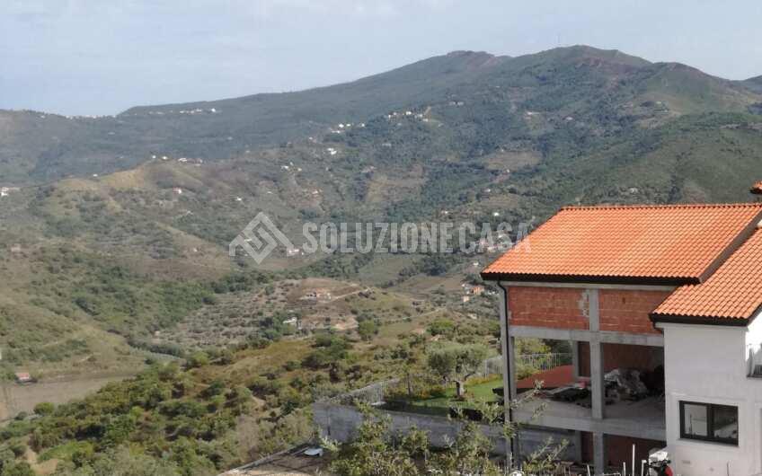 SC1194 Porzione di fabbricato al grezzo da ultimare nella periferia del borgo medievale di Castellabate
