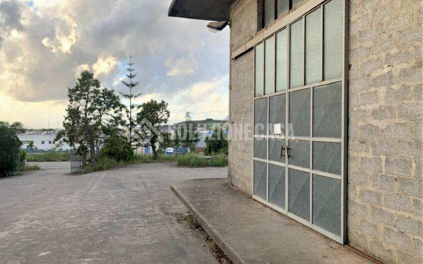 SC1191 Fabbricato industriale su più livelli con cortile privato ad Ogliastro Cilento zona Industriale