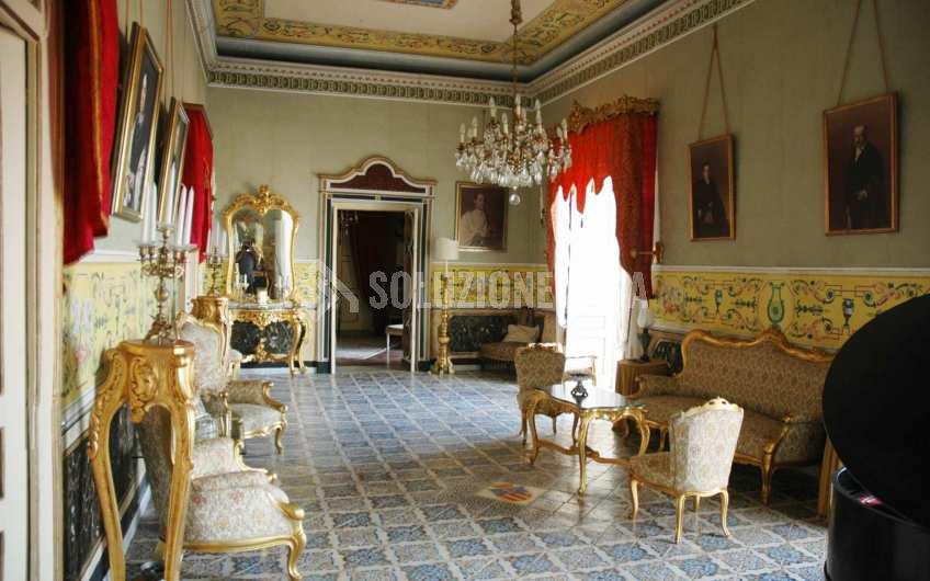 SC934 Prestigioso palazzo d’epoca nel borgo di Ogliastro Cilento
