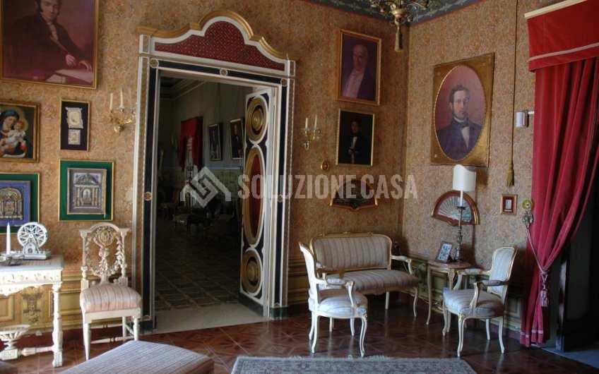 SC934 Prestigioso palazzo d’epoca nel borgo di Ogliastro Cilento