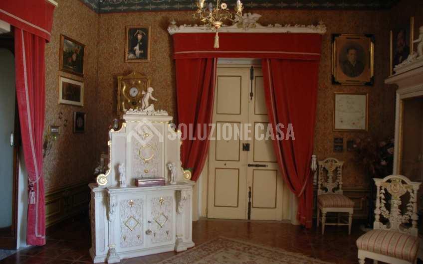 SC934 Prestigioso palazzo d’epoca nel borgo di Ogliastro Cilento