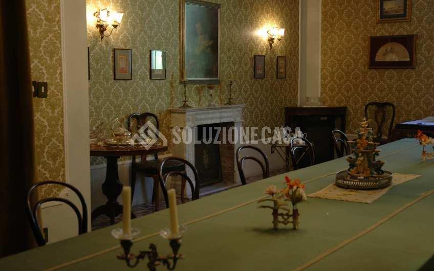 SC934 Prestigioso palazzo d’epoca nel borgo di Ogliastro Cilento