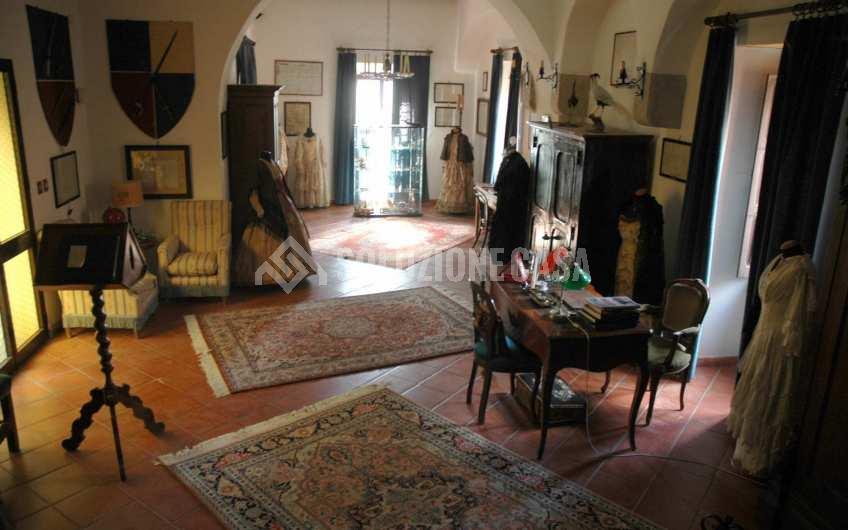 SC934 Prestigioso palazzo d’epoca nel borgo di Ogliastro Cilento