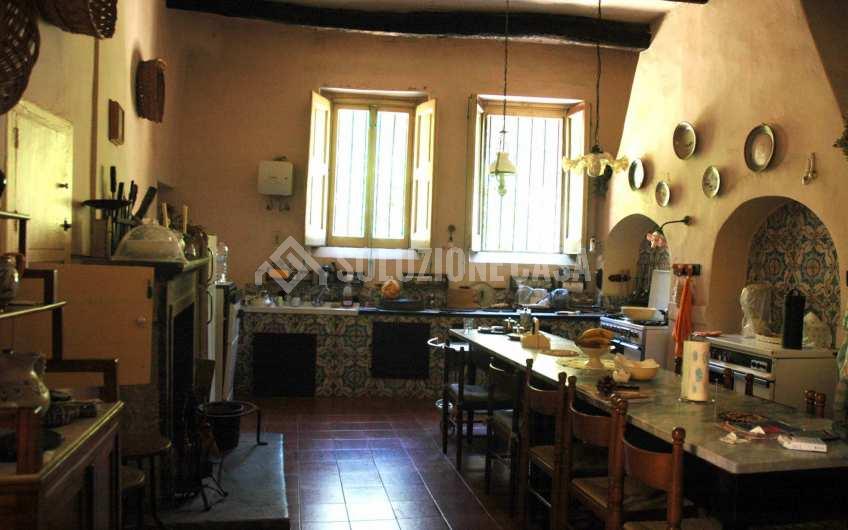SC934 Prestigioso palazzo d’epoca nel borgo di Ogliastro Cilento