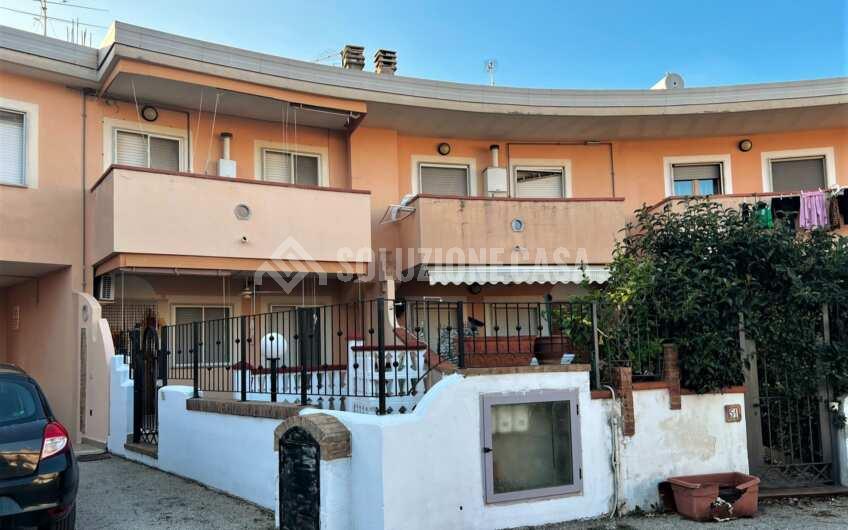 SC1223 Villetta a schiera con giardino e box auto  Agropoli Mattine