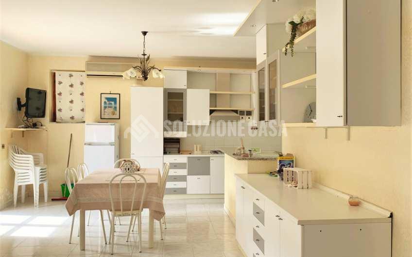 SC1232 Fabbricato plurifamiliare con terreno a Laureana Cilento località Acquasanta