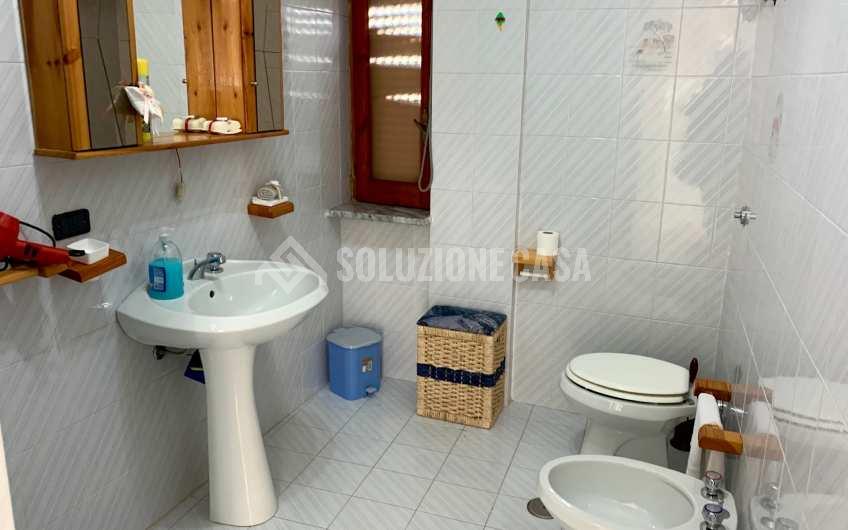 SC1232 Fabbricato plurifamiliare con terreno a Laureana Cilento località Acquasanta