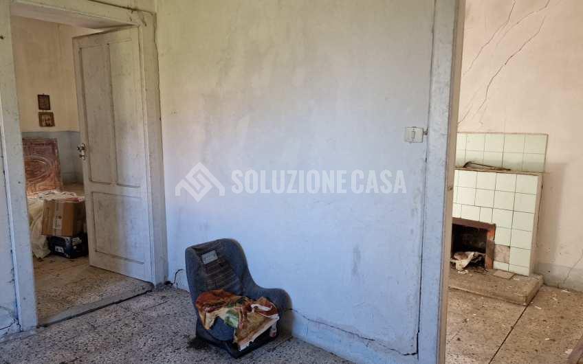 SC1228 Casa di campagna con terreno a Perdifumo