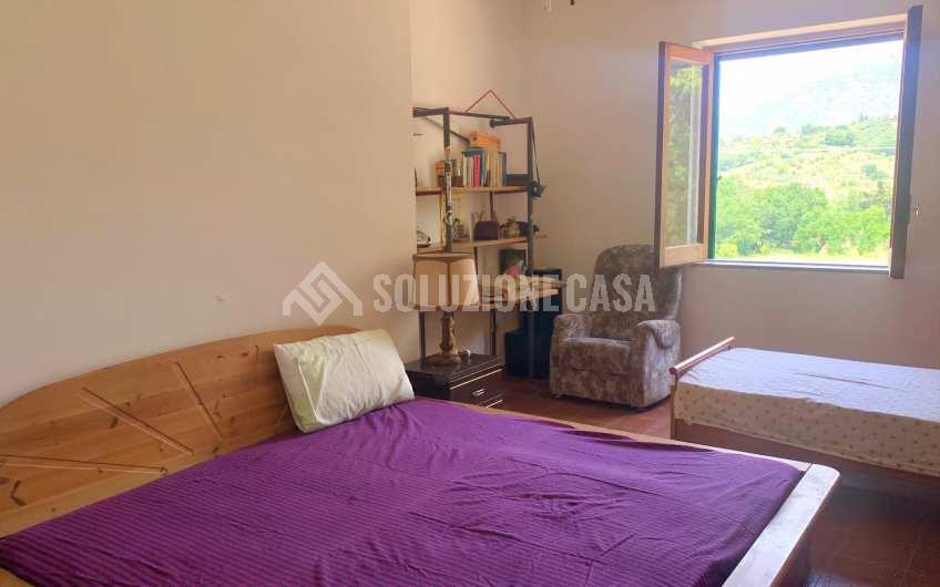 SC1229 Villa con giardino e terreno a Cicerale al confine con Agropoli