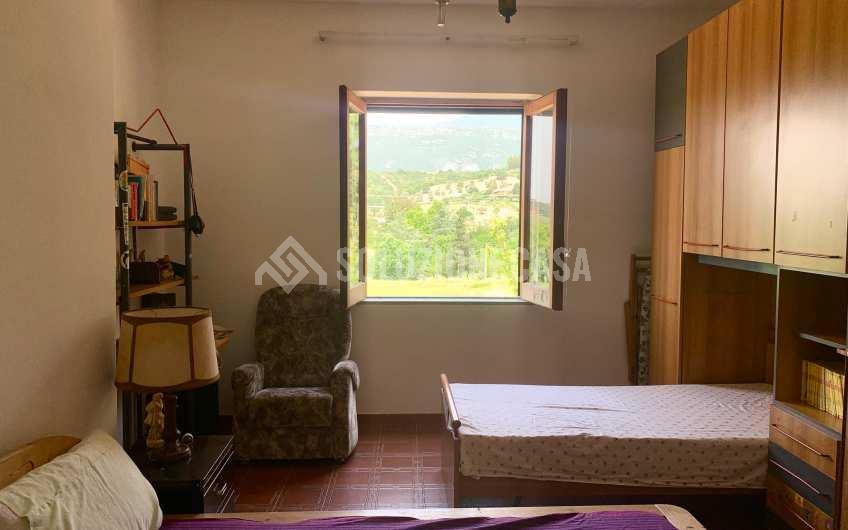 SC1229 Villa con giardino e terreno a Cicerale al confine con Agropoli