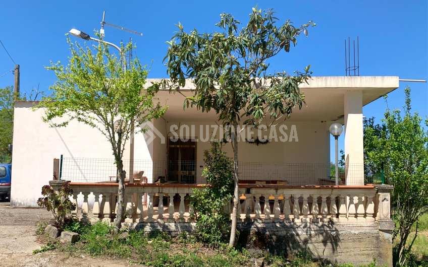 SC1229 Villa con giardino e terreno a Cicerale al confine con Agropoli