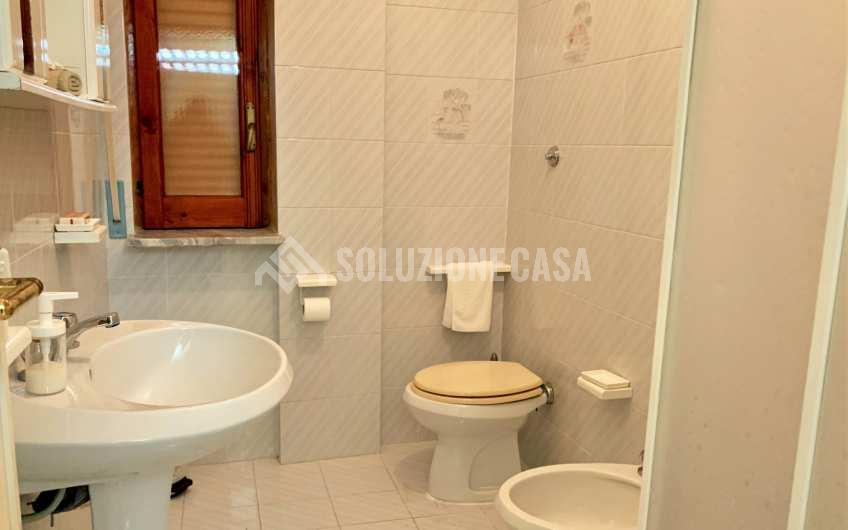 SC1232 Fabbricato plurifamiliare con terreno a Laureana Cilento località Acquasanta