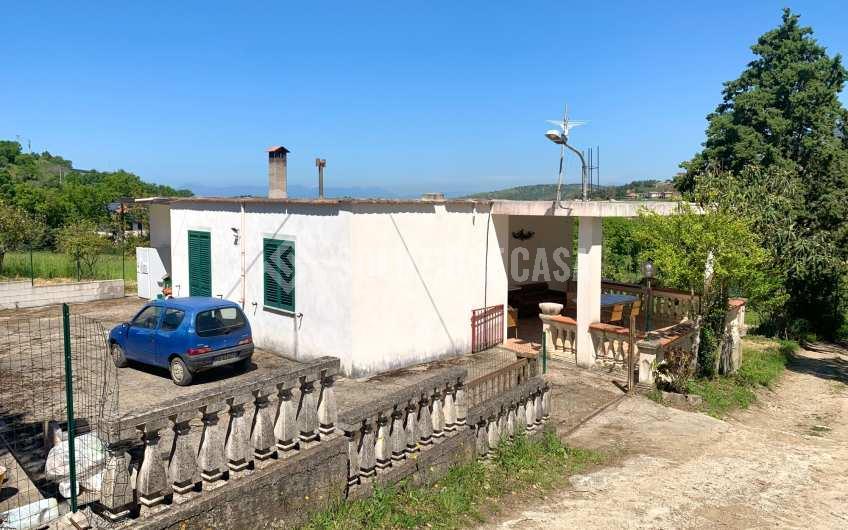 SC1229 Villa con giardino e terreno a Cicerale al confine con Agropoli