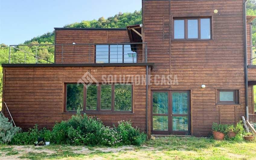 SC1235 Casale in legno immerso nella natura nel parco del Cilento
