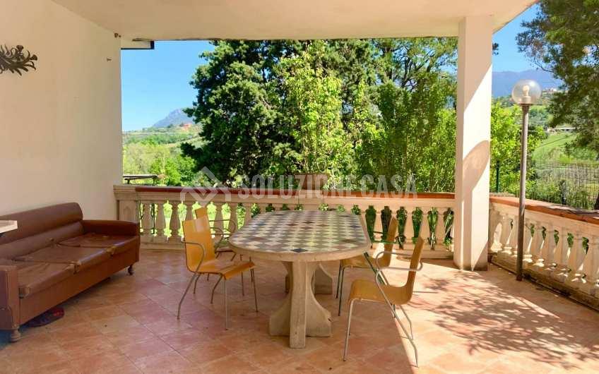 SC1229 Villa con giardino e terreno a Cicerale al confine con Agropoli