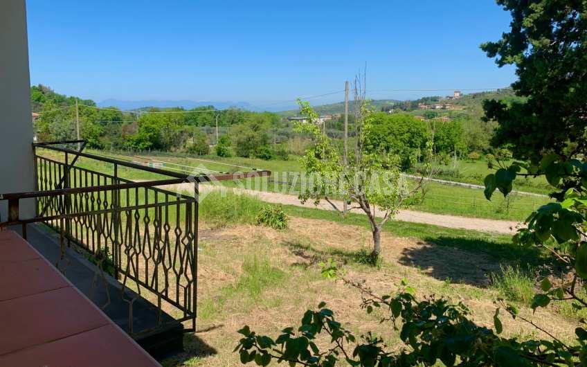 SC1229 Villa con giardino e terreno a Cicerale al confine con Agropoli