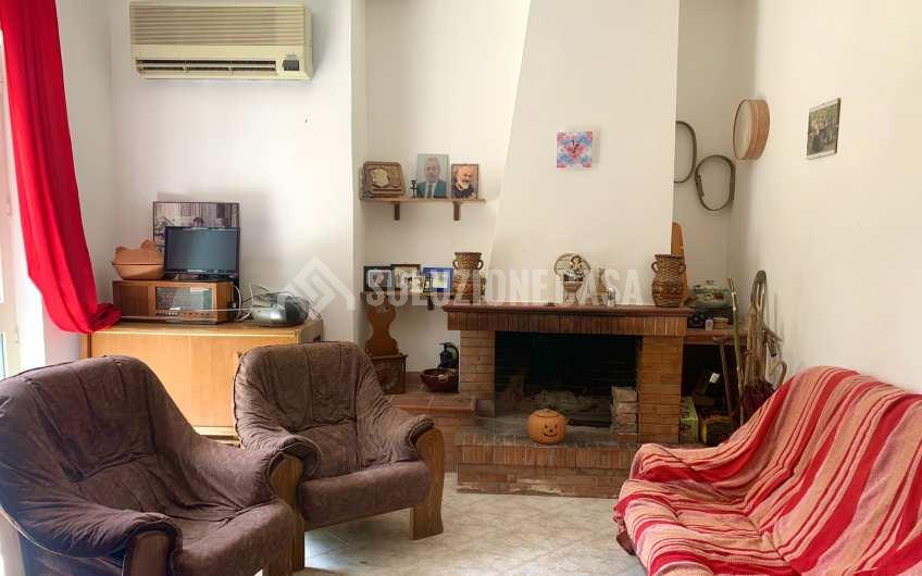 SC1229 Villa con giardino e terreno a Cicerale al confine con Agropoli