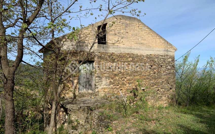SC1231 Casolare in pietra con terreno a Cicerale