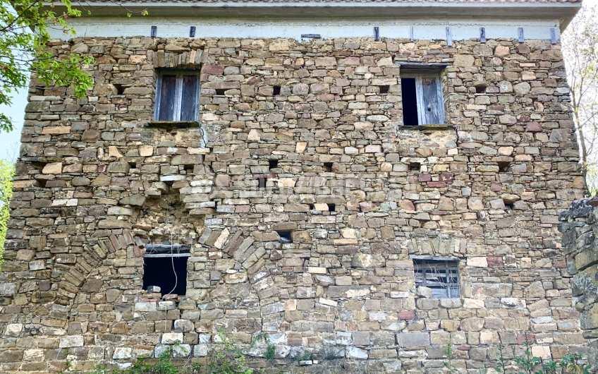 SC1231 Casolare in pietra con terreno a Cicerale