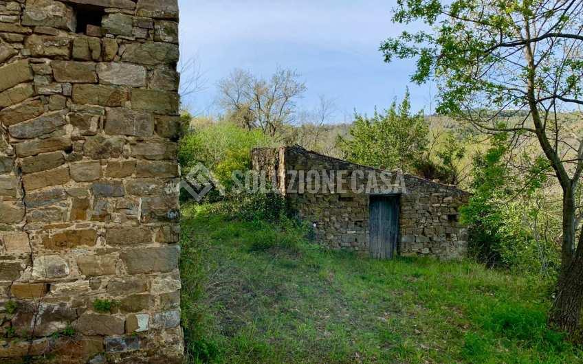 SC1231 Casolare in pietra con terreno a Cicerale