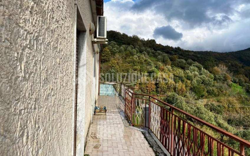 SC1172 Appartamento con cantina nel borgo di Ostigliano a Perito