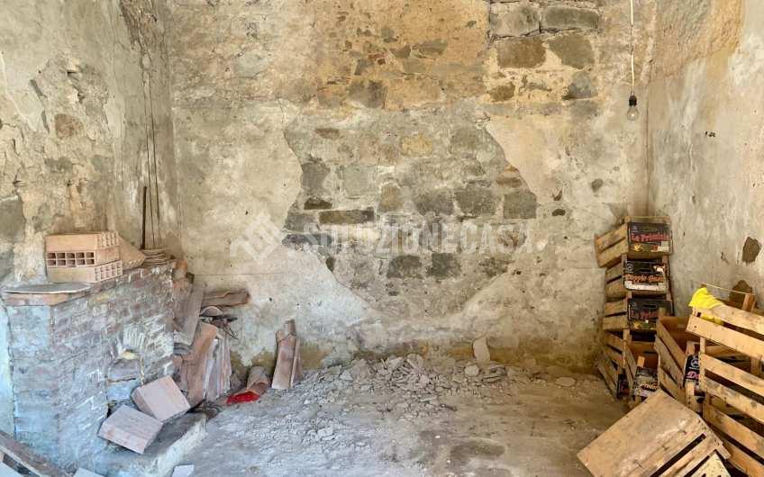 SC1242 Fabbricato affiancato a San Mango Cilento