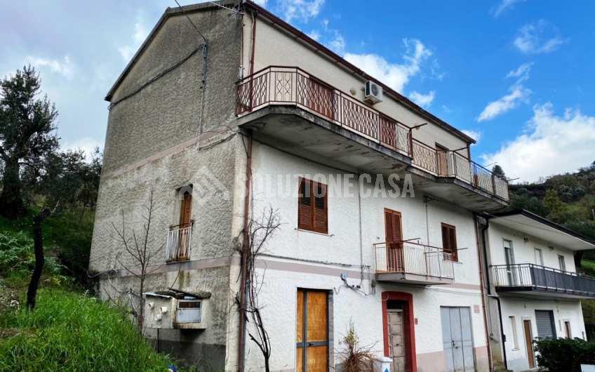SC1172 Appartamento con cantina nel borgo di Ostigliano a Perito