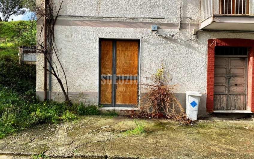 SC1172 Appartamento con cantina nel borgo di Ostigliano a Perito