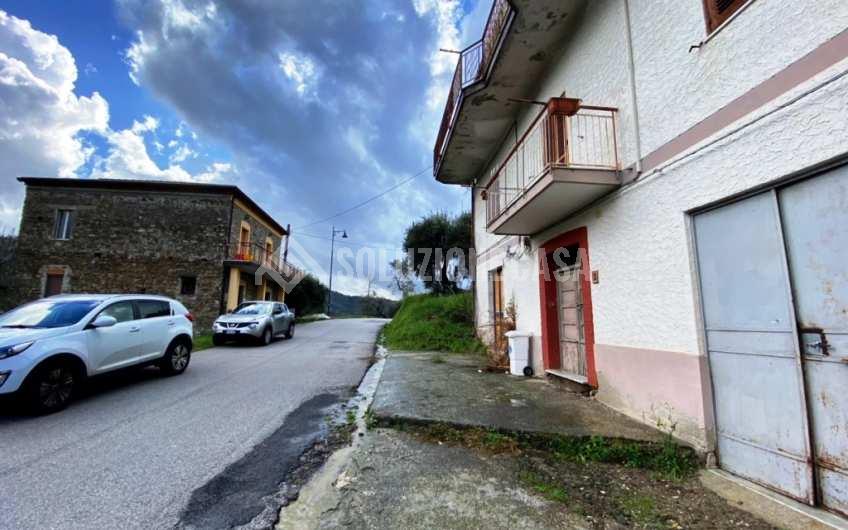SC1172 Appartamento con cantina nel borgo di Ostigliano a Perito