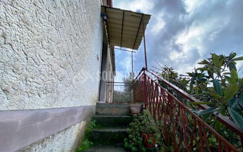 SC1172 Appartamento con cantina nel borgo di Ostigliano a Perito