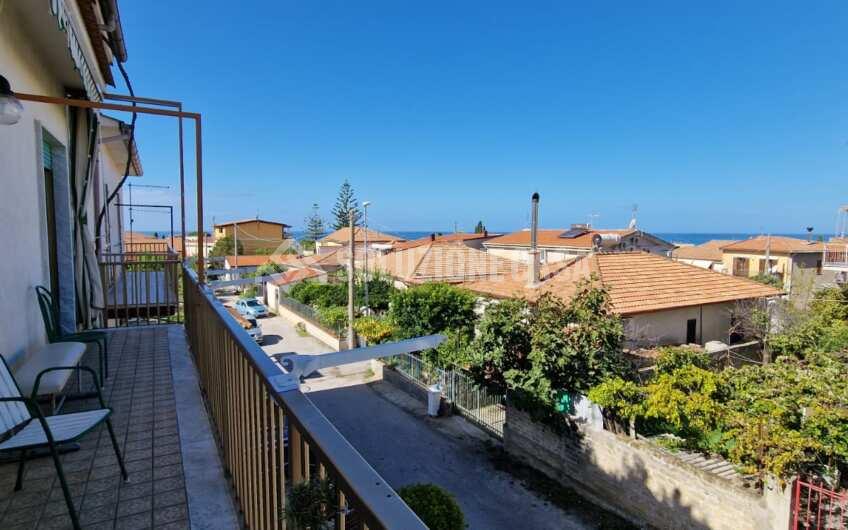 SC1255 Appartamento con spazio esterno e vista mare a Santa Maria di Castellabate