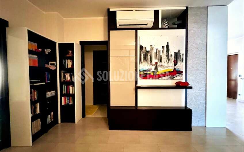 SC1261 Villa bifamiliare su 3 livelli di recente costruzione con giardino privato