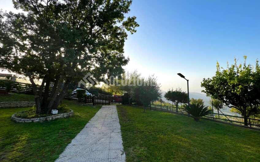 SC1258 Stupenda villa vista mare a Laureana Cilento