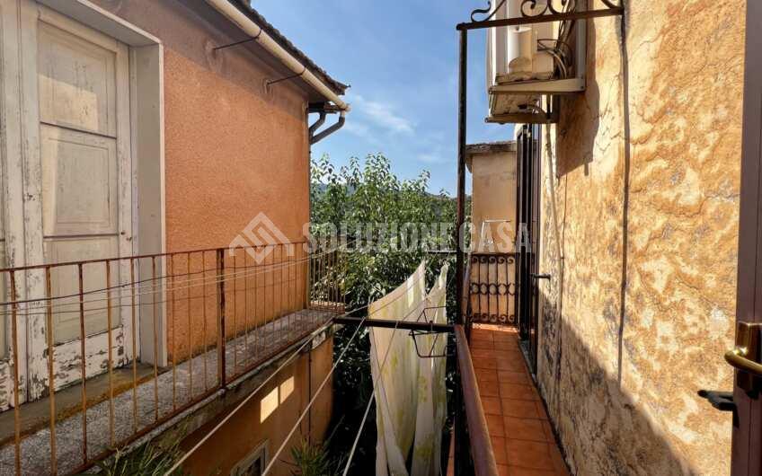 SC1253 Vendesi due unità abitative nel borgo di Rutino