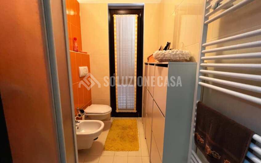 SC1261 Villa bifamiliare su 3 livelli di recente costruzione con giardino privato