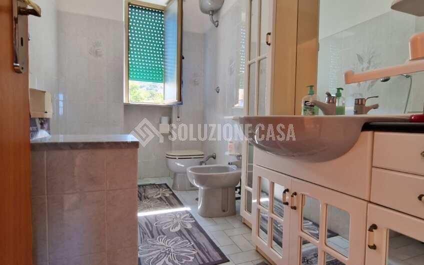 SC1255 Appartamento con spazio esterno e vista mare a Santa Maria di Castellabate
