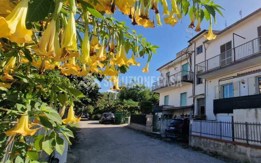 SC1255 Appartamento con spazio esterno e vista mare a Santa Maria di Castellabate