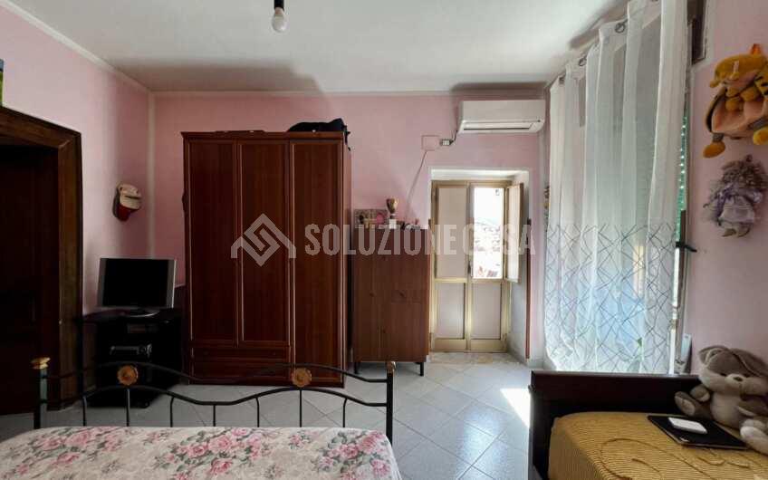 SC1253 Vendesi due unità abitative nel borgo di Rutino